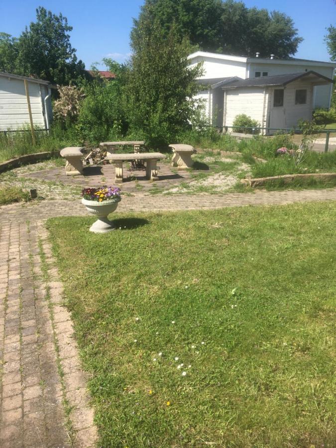 Ruime Chalet Midden In De Natuur In Lith Eksteriør bilde