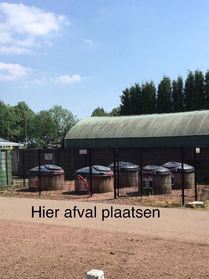 Ruime Chalet Midden In De Natuur In Lith Eksteriør bilde